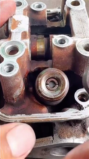 mechanic tricks for installing valve spring locking clips #tutorial