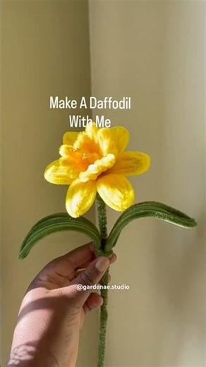 GardenAe | How to Make a Pipe Cleaner Daffodil 🌼