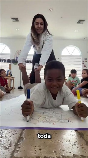 ¡La profesora creó el mejor recuerdo con sus estudiantes!