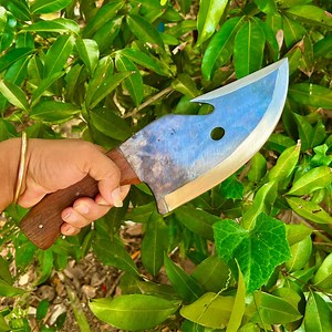 862K views · 626 reactions | The smart blacksmith is making a powerful cleaver from a rusty leaf spring | The creative | Facebook
