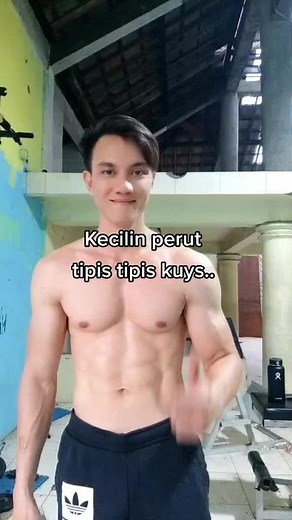Pelan pelan yuk bisa yuk... #gymtok #fyp #bonge #latihanperut