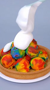 Creative techniques for decorating cakes