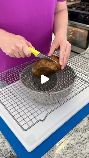 The Gooch on Instagram: "This is how I get perfectly mashed potatoes using a cookie rack. 狼狼狼 #reels #instagram #instareels #potato #kitchen #cooking #kitchenhacks #lifehack"