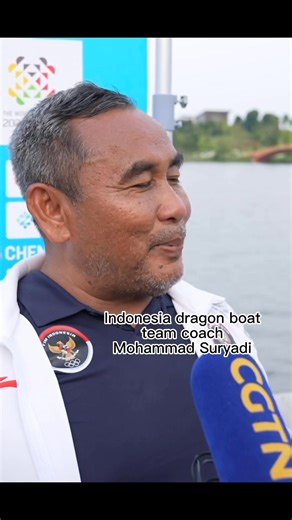 🔥 Athletes at #Chengdu2025 World Games mastering the viral #Indonesia dragon boat dance! 🐲🕺 👉🇮🇩Indonesian coach's moves 🇪🇸Spanish team's energy= pure cultural magic! 🤩 🎥 See the vibe⬇️ #TWG2025 The World Games Chengdu, China | CGTN Sports Scene