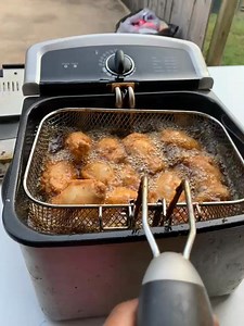 543K views · 8.6K reactions | Sitting outside frying chicken and pork chops for us today I really hurt frying things in the house so I come outside and do it getting everything ready for us today❤️❤️ | Cynthia Ivory Freeman | Facebook
