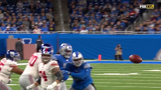 Devon Kennard scoops up Daniel Jones' backwards pass for Lions TD