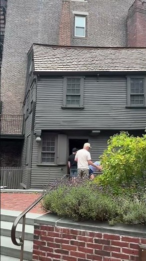 Take a quick trip back to the American Revolution at Paul Revere’s House in Boston! #PaulRevere
