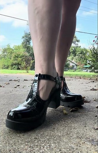 Cricket crush in Mary Jane’s #crush #bugcrush #heels