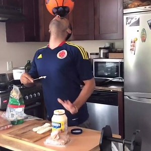 43K views · 56 reactions | How freestylers make breakfast (via www.instagram.com/juantimefreestyle) | Football Daily | Facebook