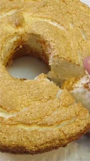ANGEL FOOD CAKE 😋 Light & YUMMY 🤩 #food #baking #homemade #cake #recipe #tutorial