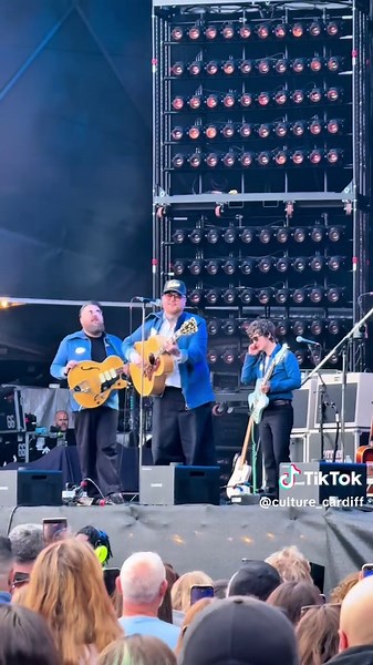 The Lottery Winners Dazzle at Cardiff Castle Concert