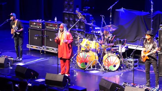 COREY GLOVER On Next LIVING COLOUR Album: 'We're In Search Of A Voice At This Point'