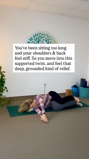 This was my much-needed movement break today and I thought I’d share it with you. It’s a variation of “open the book” with a restorative open twist at the end (with a bolster between your knees) and it’s wonderful for opening up tightness through the chest, shoulders, and back that gets locked from sitting. Give a try and let me know how it feels! 🙏 | Lifelong Yoga with Mikah