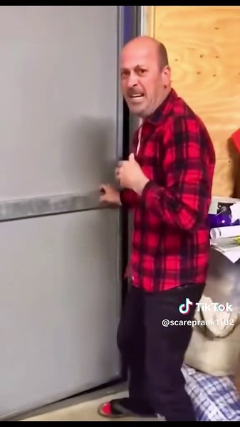 Scare Cam: Epic Jump Scares and Funny Pranks