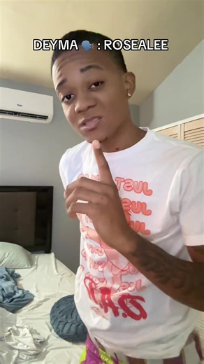 WATS GOING ON HERE🤔#fpyシ | rosealee