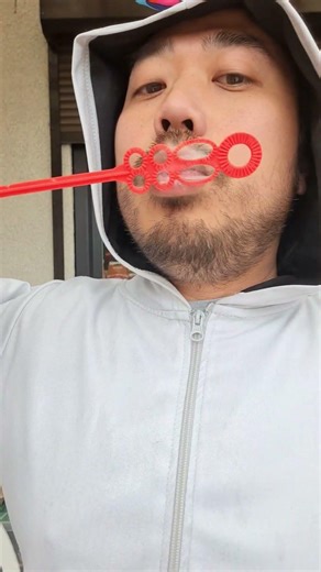 ASMR Marshmallow eating & blowing bubbles sounds #youtubeshorts #shorts