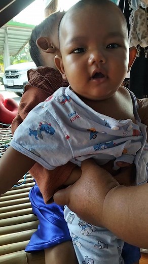 29K views · 1.9K reactions | ตัวเล็กแต่พลังเยอะกว่าWi-Fi ไอต้าวอารมดีคุยไม่หยุดเลย #ซลาตัล #พี่อคินอุ้มไม่ไหวแล้ว #พี่สาวรถถัง | Saytip Srisawat | Facebook