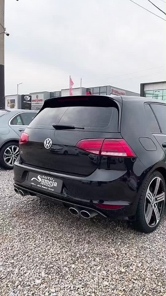 Volkswagen Golf R300 PS: A Detailed Showcase
