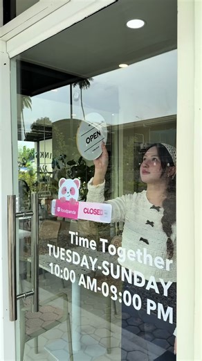 A Day in the Life of a Cafe Owner