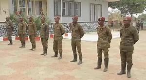 #Ituri: 7 éléments des #FARDC ont été présentés devant le gouverneur militaire de l'Ituri ce jeudi 10 février 2022. Ils sont accusés de l'infraction de mutilation commise sur les corps des ennemis neutralisés lors d'un affrontement armé dans ce coin. Reportage https://t.co/mQjGAtmgsB | Le Centre
