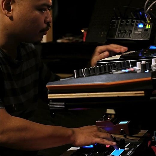 Combo moves are fun! ⬆️⬆️⬇️⬇️⬅️➡️⬅️➡️#Kurdapyo #synthmusic #synthesizer #music