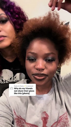 Maquillaje en pareja: ¡olvidé el brillo labial!