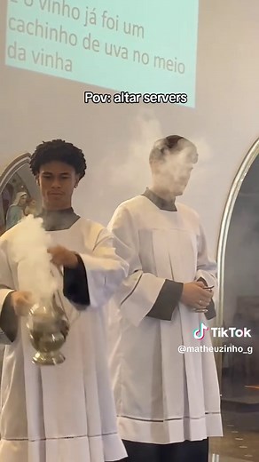 Matheuzinhogg🇻🇦 (@matheuzinho_g) - Understanding the Role of Altar Servers in Catholic Churches