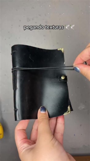 Milene Vitoria on Instagram: "🕊️🕊️ . . . . . . . . . . . . . #arte #explore #reels"