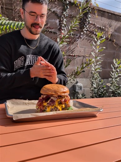 In case you're wondering what's on the plate, it's the Boss Hog. #badbunny #ladygaga #food #burger #henandheifer