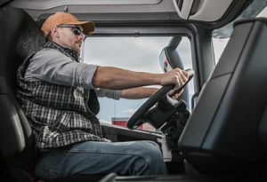 Why CDL Driving Schools Need Liability Insurance
