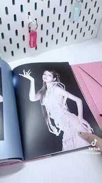 Cre: logo tik tok l unboxing album