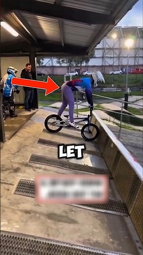 His mom ruined the start 🤣 #shorts #bike