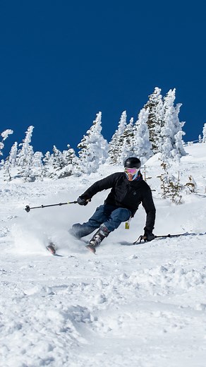 Stunner of a day out here, and the upper half of the mountain is skiing really well! 5 cm's goes a long way 😀 | Castle Mountain Resort
