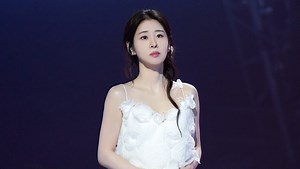 舞台上的张碧晨_纯享：张碧晨、王赫野《舍得》
