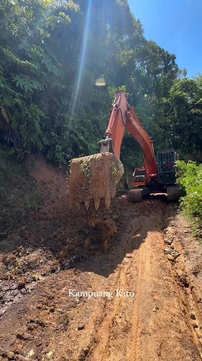 151K views · 747 reactions | Pembersihan Jalan Bayang Alpa di Tanjakan rest area 2 menuju Rest Area 3. Sabtu 12 April 2025 | Kampuang Kito Official | Facebook