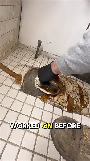 fixing a rocking toilet #asmr #plumbing #cleaninghacks #cleaningtips #BuildingMaterials #homecare #interiordesign #flooring #HomeImprovement #realestate #construction #BudgetFriendly | Cheddars Plumbing