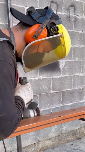 #shorts Así fabrico una puerta metálica con perfil P300 🔥#puerta #herreria #p300 #k300