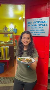 Keertida on Instagram: "Everyone- from meandering blogs to well-meaning friends and even many locals warned us that being vegetarian in Meghalaya (or broadly in the North East) was going to be tough. Everyone loves and celebrates meat, fish and fowl, so we were told we’d scarcely get to try local food, and would have to subsist on Maggi, hotel style ‘continental’ food and generic North-Indian fare. UGH. But when I ventured into the local markets, as I always do wherever I travel, the markets wer