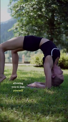 Extreme Deep Back Bend 🔥 Spine Flexibility Challenge#backbending #deepbackbend #yogapractice