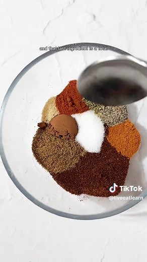 Homemade Chili Seasoning Mix (McCormick Copycat): 2 Tbsp chili powder, 2 tsp cumin, 1 tsp salt, ½ tsp paprika, ½ tsp garlic powder, ½ tsp onion powder, ½ tsp black pepper, ½ tsp oregano, ½ tsp cocoa powder, ¼ tsp cayenne 🌶️ #chiliseasoning #spiceblends