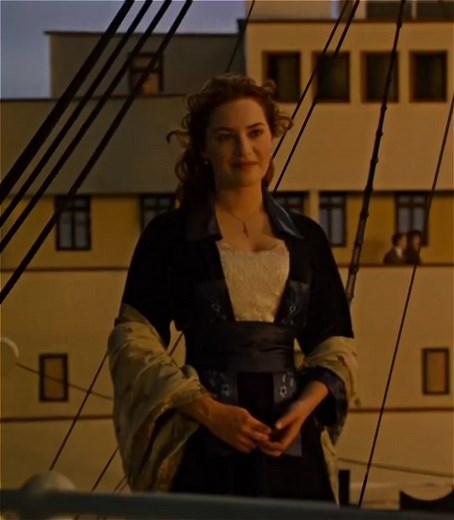 Titanic Cosplay Hug Scene: Eye to Eye So Alive