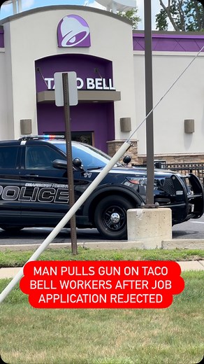 🚨 JUST IN: A man was arrested Thursday afternoon after he pulled a gun on employees at the Taco Bell near Telegraph and Ann Arbor Trail in Dearborn Heights. According to an employee, the suspect became aggressive after workers refused to accept his job application. He then broke a table inside the restaurant and brandished a firearm toward staff. Police responded quickly and located the man walking on Dale St just down the block from the Taco Bell. He was taken into custody without incident. No