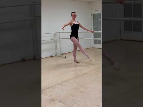 Ballet Tutorial 9 - Battement glissé/dégagé