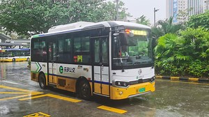 深圳东部公交M541路（阳光花园后门-里城玺樾山）金旅XML6655JEV0C2前排展望