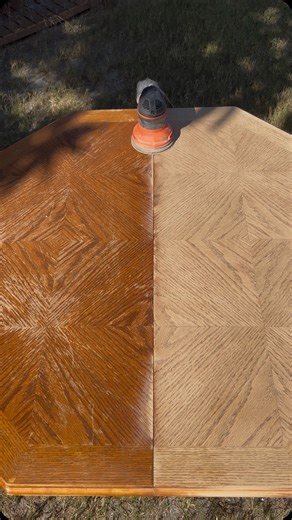 Tull_jessica_ on Instagram: "restoring a 25 y/o table 👷🏾‍♀️ #diy#jessicatull#restoration"