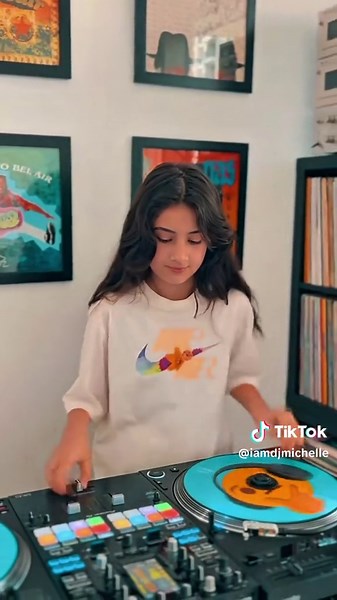 Mastering Turntable Scratching Techniques with DJ Michelle