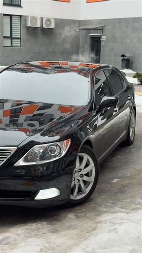 Discover the Luxurious Lexus LS460 L Ottoman