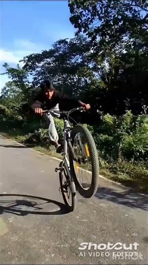 #stunt #stuntvideo #dangerousstunts #stuntshow #viralvideo #youtubeshorts #stuntlover #actionvide