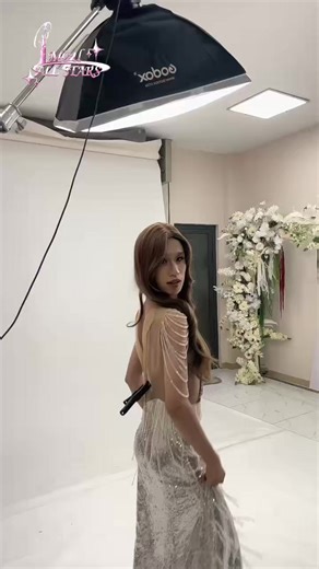 THÍ SINH TIẾP THEO TRONG PHẦN THI HELLO GAY UNIVERSE ALL STAR ✨ Hành trình chạm đến vương miện vẫn đang tiếp tục! Tiếp nối phần thi Hello Gay Universe All Star, BTC xin giới thiệu thí sinh tiếp theo – một gương mặt đầy cá tính, mang theo câu chuyện, ước mơ và dự án ý nghĩa của riêng mình. Hãy cùng theo dõi video để lắng nghe những chia sẻ về: 💫 Tên tuổi – quê quán 💫 Mục đích tham gia cuộc thi 💫 Dự án cộng đồng mang đến 💫 Và niềm tự hào về quê hương của mình Ai sẽ là người để lại ấn tượng mạn