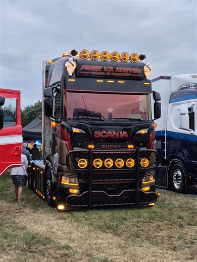 Freek v.d. Hoeven 🤩 #truckshowliessel #scaniav8 #hollandstyle🇳🇱😍👌 #foryou #truckspots_briek @Freek Van den Hoeven